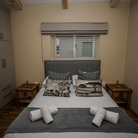 Melk Houte Bosch Manor House Apartment Swellendam Bagian luar foto